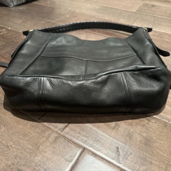 Cole Haan Felicity Hobo Handbag – Classic, Soft Leather Shoulder Bag Black - Picture 4 of 11